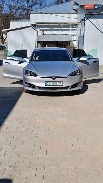 Лифтбек Tesla Model S 2014 в Глыбокой