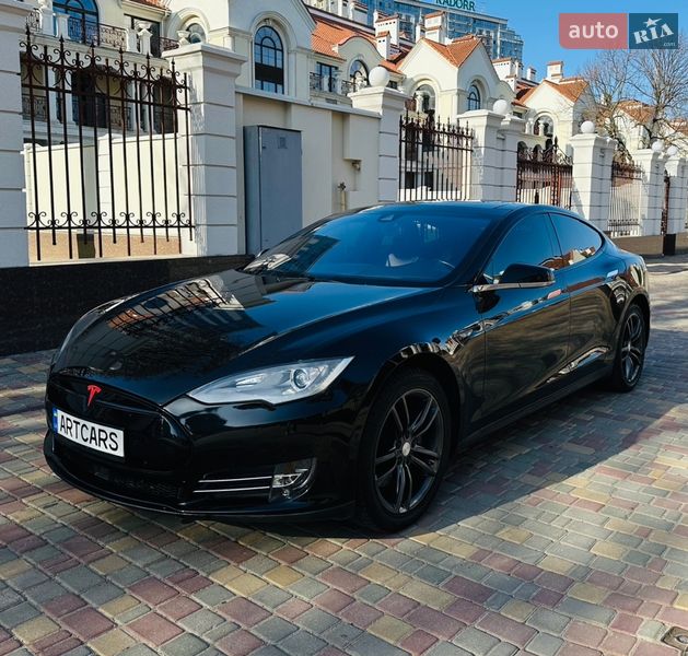 Ліфтбек Tesla Model S 2015 в Одесі