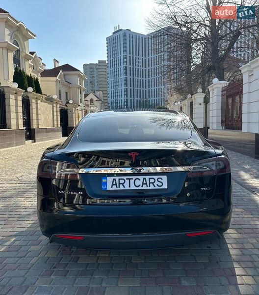 Ліфтбек Tesla Model S 2015 в Одесі