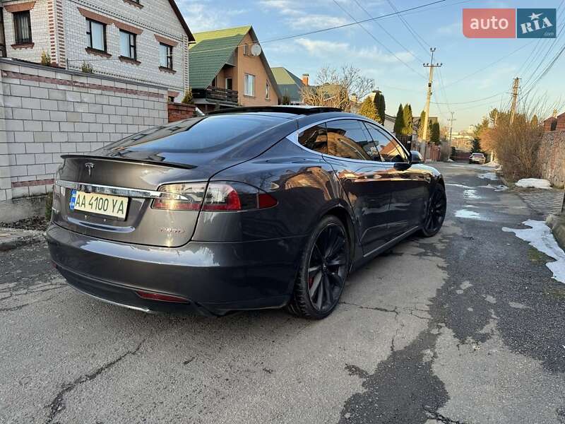 Лифтбек Tesla Model S 2014 в Софиевской Борщаговке фото 12 Лифтбек Tesla Model S 2014 в Софиевской Борщаговке