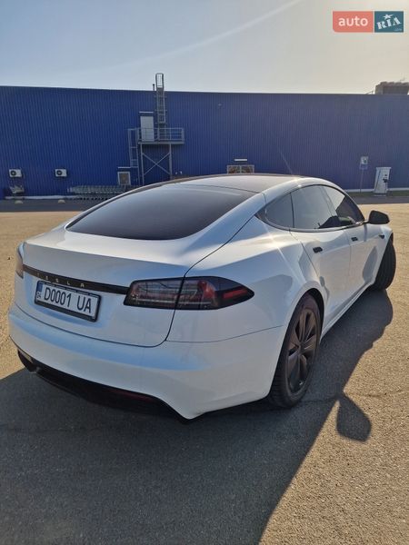 Лифтбек Tesla Model S 2023 в Одессе