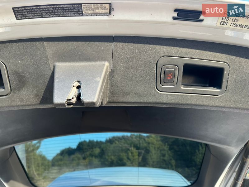 Лифтбек Tesla Model S 2015 в Луцке фото 11 Лифтбек Tesla Model S 2015 в Луцке