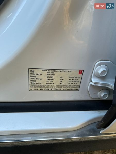 Лифтбек Tesla Model S 2015 в Луцке фото 16 Лифтбек Tesla Model S 2015 в Луцке