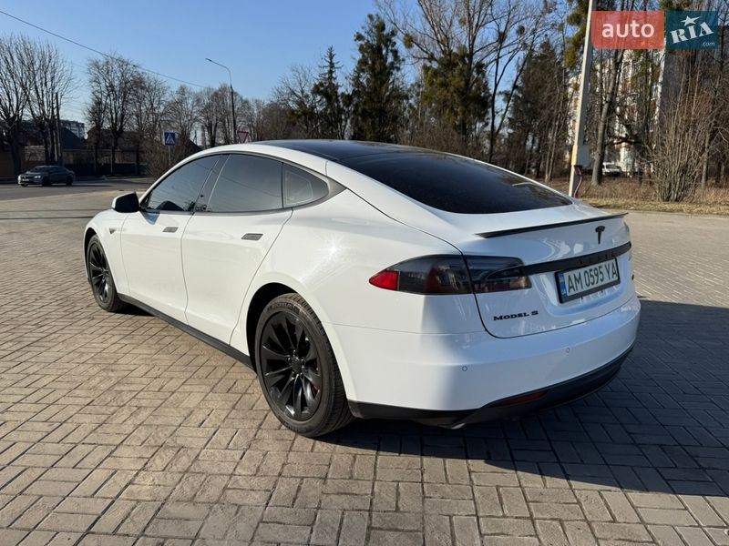 Лифтбек Tesla Model S 2014 в Житомире