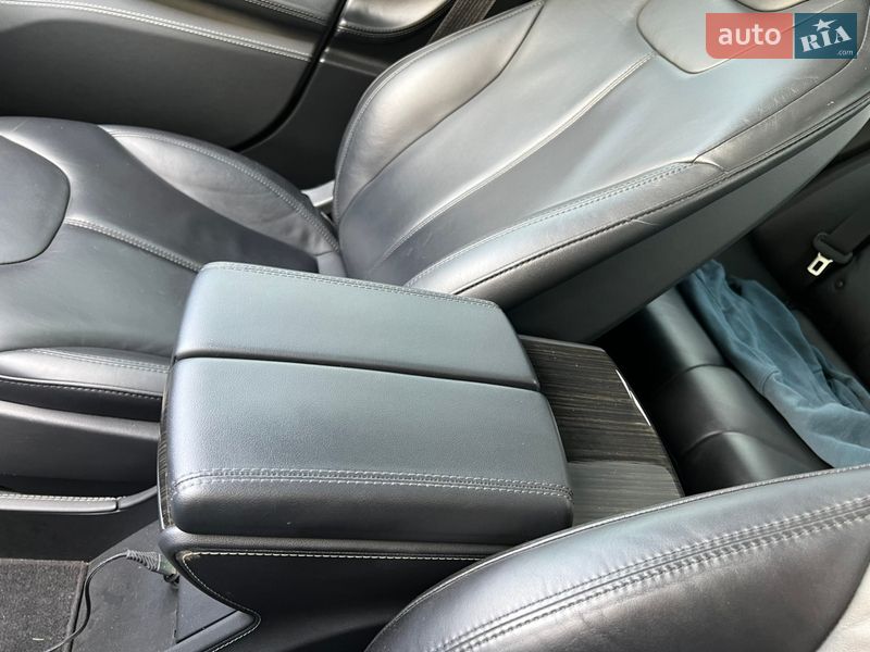 Лифтбек Tesla Model S 2014 в Житомире