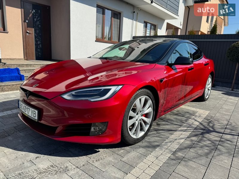 Лифтбек Tesla Model S 2019 в Львове