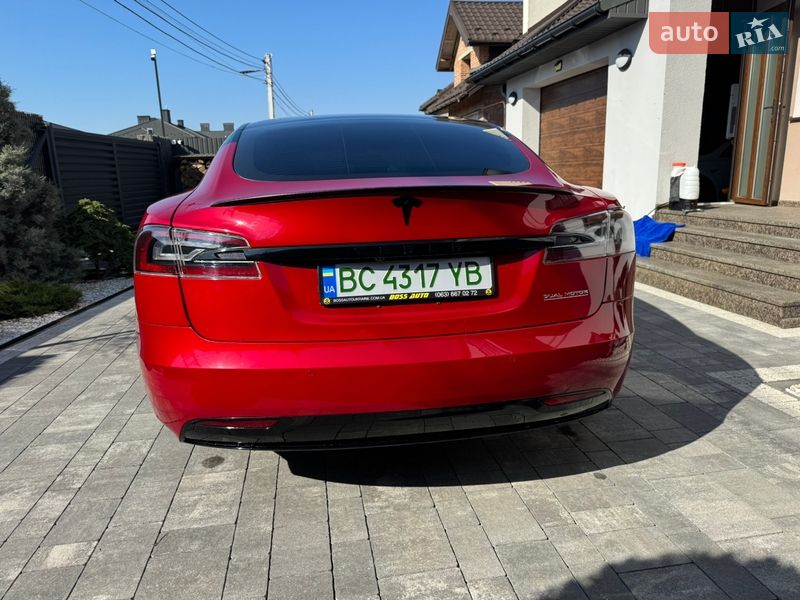 Лифтбек Tesla Model S 2019 в Львове
