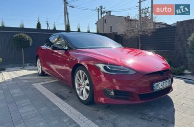 Лифтбек Tesla Model S 2019 в Львове