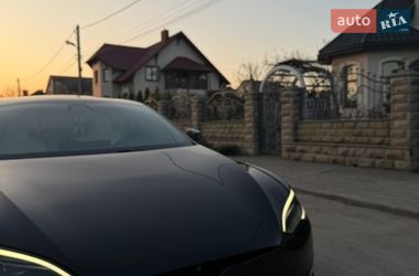 Лифтбек Tesla Model S 2022 в Тернополе