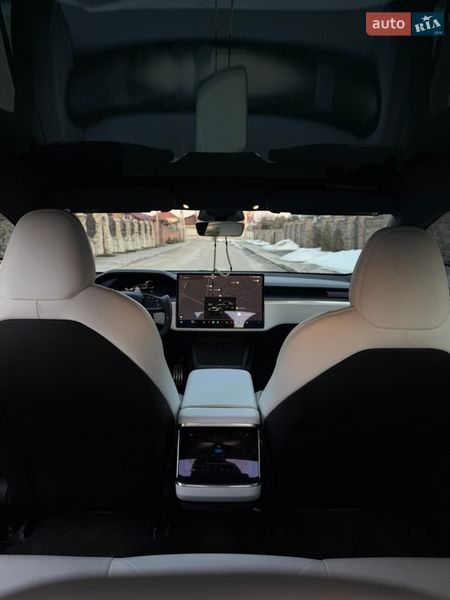 Лифтбек Tesla Model S 2022 в Тернополе