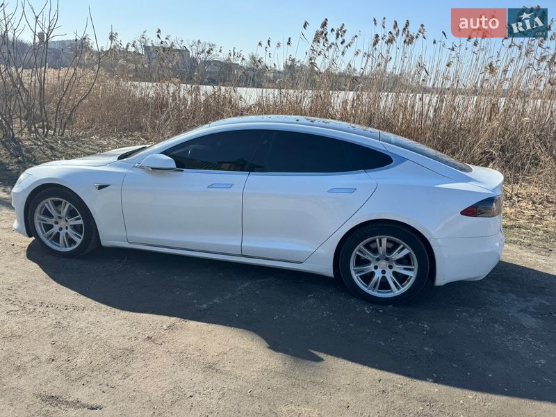 Ліфтбек Tesla Model S 2020 в Києві