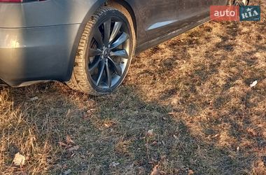 Лифтбек Tesla Model S 2014 в Умани