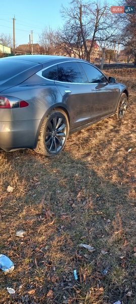 Лифтбек Tesla Model S 2014 в Умани