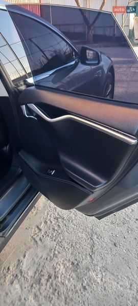 Лифтбек Tesla Model S 2014 в Умани