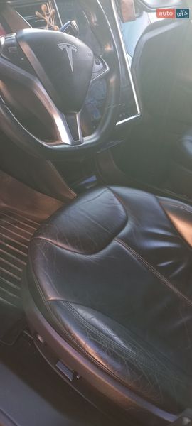 Лифтбек Tesla Model S 2014 в Умани