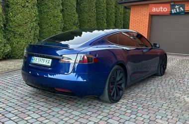 Ліфтбек Tesla Model S 2016 в Рівному