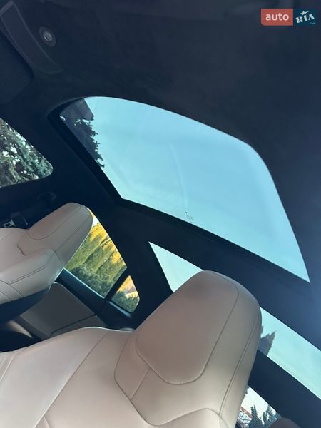 Ліфтбек Tesla Model S 2016 в Рівному