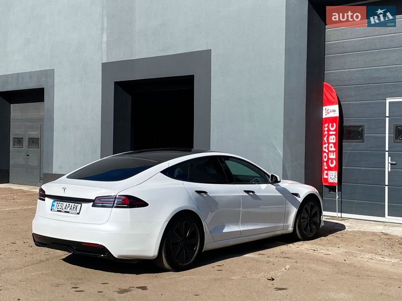 Лифтбек Tesla Model S 2022 в Киеве