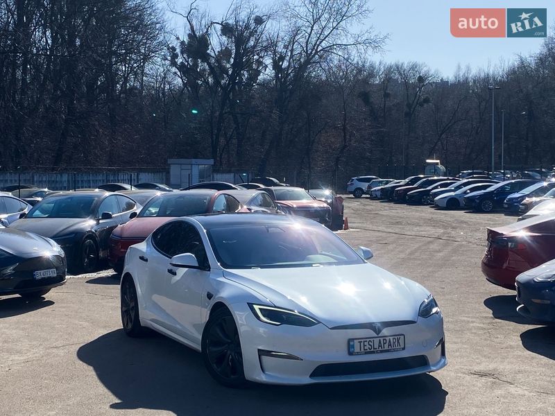 Лифтбек Tesla Model S 2022 в Киеве