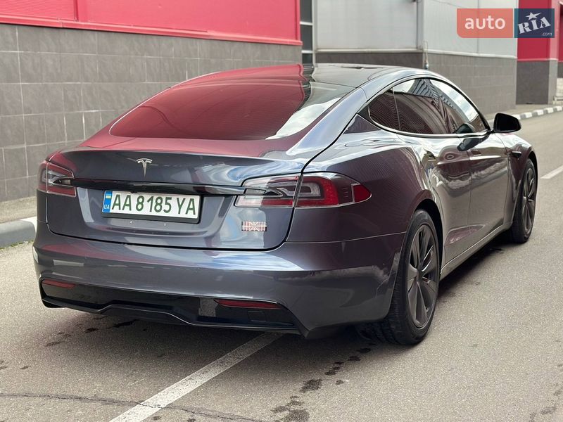Лифтбек Tesla Model S 2022 в Киеве