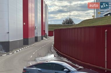 Лифтбек Tesla Model S 2022 в Киеве
