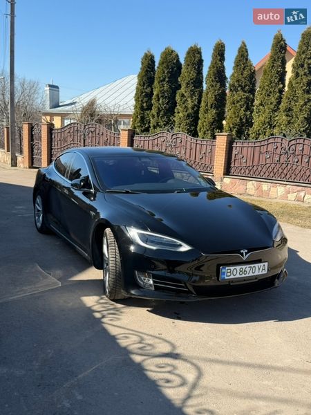 Лифтбек Tesla Model S 2018 в Тернополе