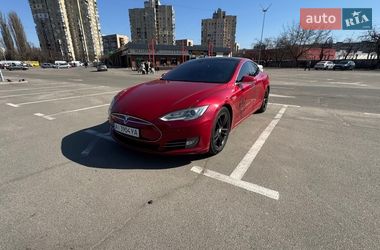 Ліфтбек Tesla Model S 2015 в Києві