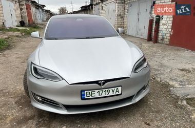 Ліфтбек Tesla Model S 2017 в Миколаєві