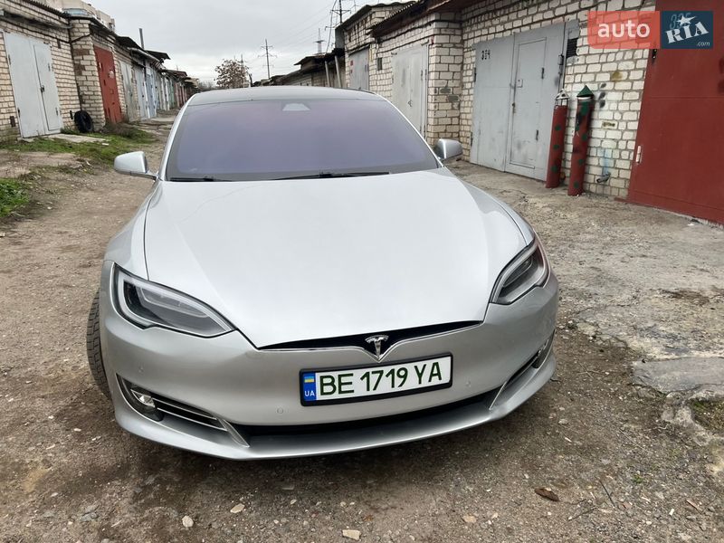 Tesla Model S 2017