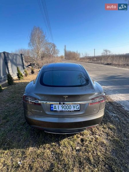 Лифтбек Tesla Model S 2015 в Броварах