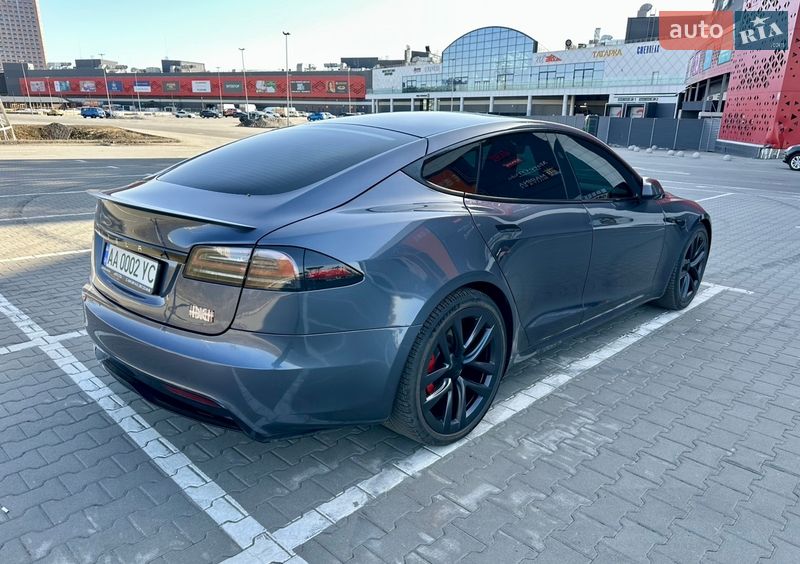 Лифтбек Tesla Model S 2023 в Киеве