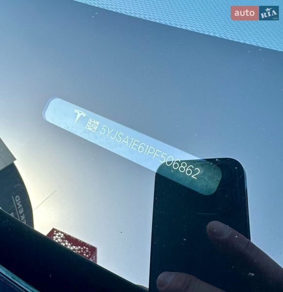 Лифтбек Tesla Model S 2023 в Киеве