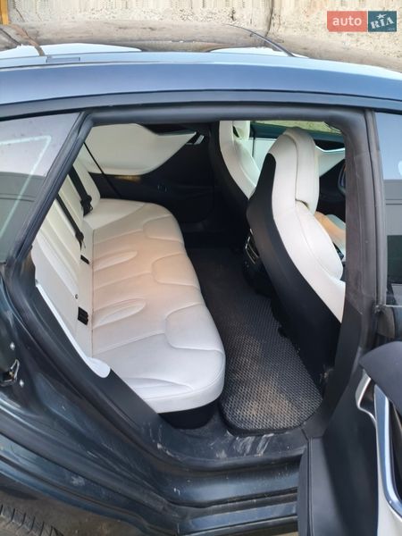 Лифтбек Tesla Model S 2017 в Житомире фото 7 Лифтбек Tesla Model S 2017 в Житомире