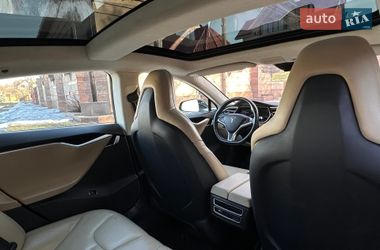 Лифтбек Tesla Model S 2015 в Киеве