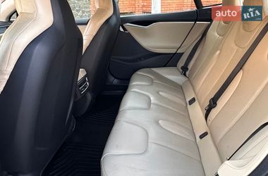 Лифтбек Tesla Model S 2015 в Киеве