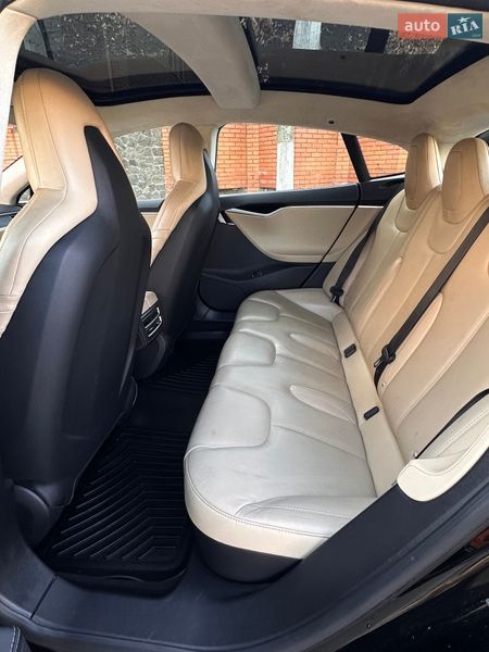 Лифтбек Tesla Model S 2015 в Киеве фото 38 Лифтбек Tesla Model S 2015 в Киеве