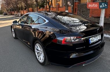 Лифтбек Tesla Model S 2015 в Киеве