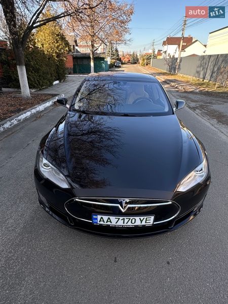 Лифтбек Tesla Model S 2015 в Киеве фото 11 Лифтбек Tesla Model S 2015 в Киеве