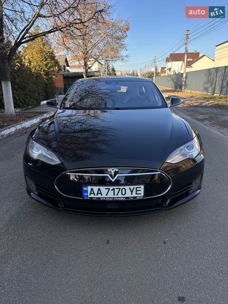Лифтбек Tesla Model S 2015 в Киеве фото 19 Лифтбек Tesla Model S 2015 в Киеве