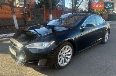 Лифтбек Tesla Model S 2015 в Киеве