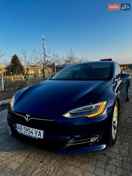 Ліфтбек Tesla Model S 2016 в Вінниці
