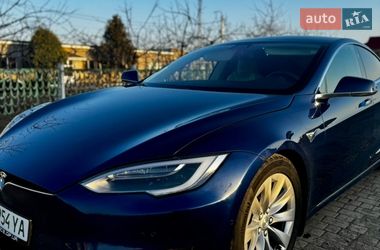 Лифтбек Tesla Model S 2016 в Виннице