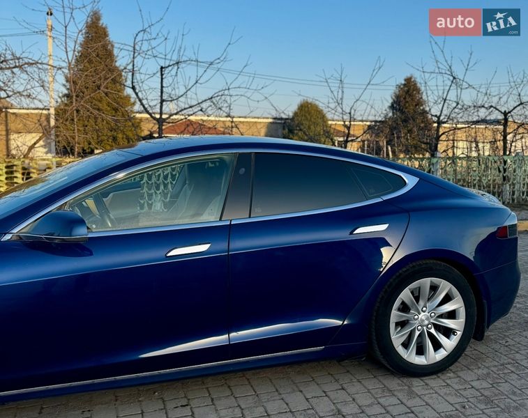 Ліфтбек Tesla Model S 2016 в Вінниці