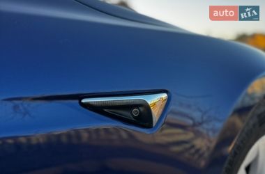 Лифтбек Tesla Model S 2016 в Виннице