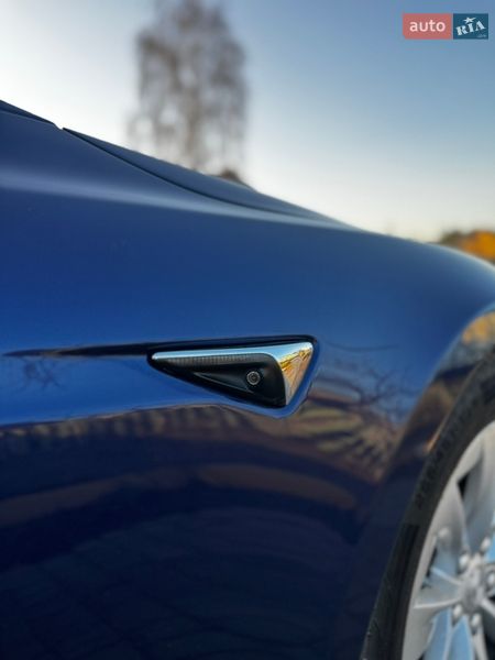 Ліфтбек Tesla Model S 2016 в Вінниці