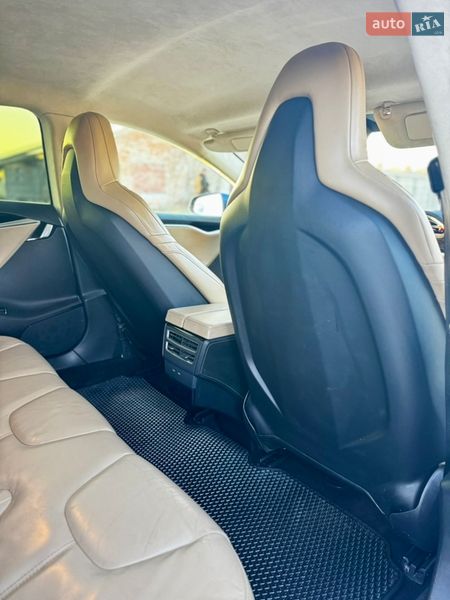 Ліфтбек Tesla Model S 2016 в Вінниці