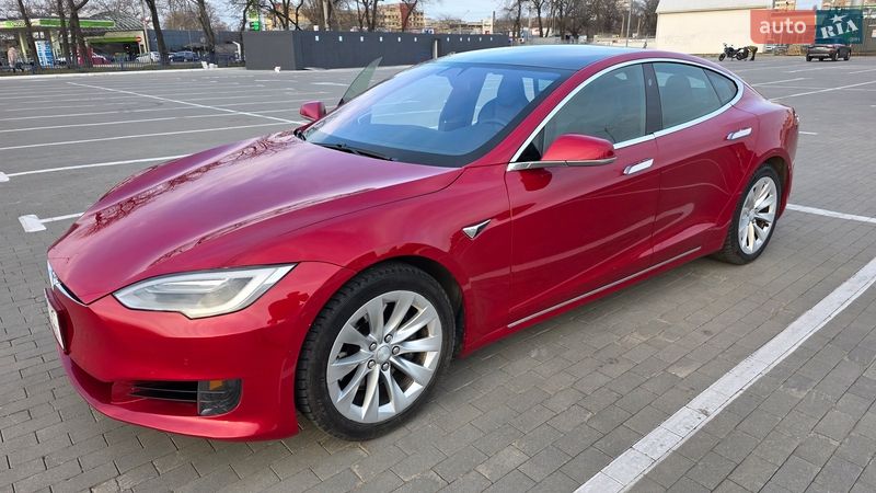 Ліфтбек Tesla Model S 2017 в Одесі