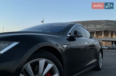 Лифтбек Tesla Model S 2014 в Львове