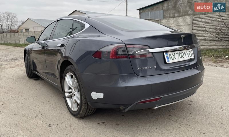 Лифтбек Tesla Model S 2015 в Харькове