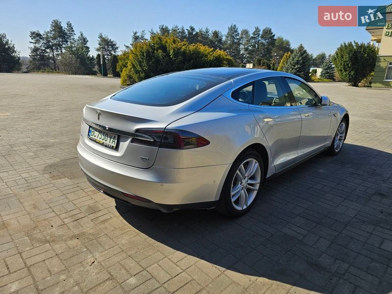 Ліфтбек Tesla Model S 2015 в Судовій Вишні